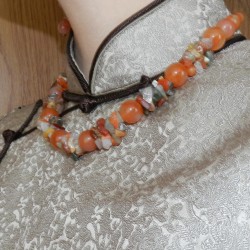 Олон өнгийн мана чулуун зүүлт, ээмэгний хослол.