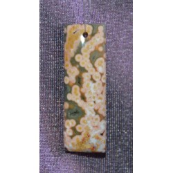 Гоёмсог сайхан хээтэй шаргал өнгийн мана чулуун зүүлт