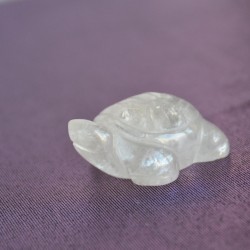 Өнгөгүй тунгалаг болор чулуугаар сийлж урласан Яст мэлхий сувинер 