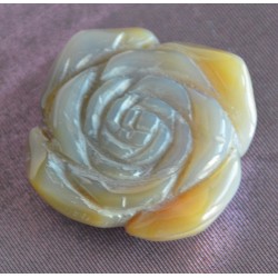 Хүрэн саарал өнгийн мана чулуугаар сийлж урласан Цэцэг сувинер 