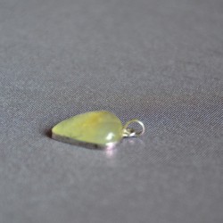 Болор чулуун кулон