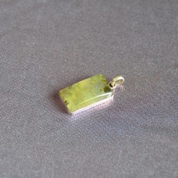 Сайхаан болор чулуун кулон