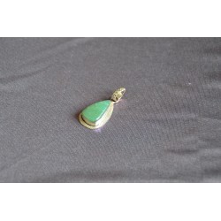 Ногоон өнгийн мана чулуун кулон