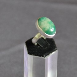 Ногоон өнгийн мана чулуун шигтгээтэй бөгж