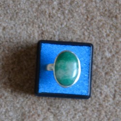 Ногоон өнгийн мана чулуун шигтгээтэй бөгж