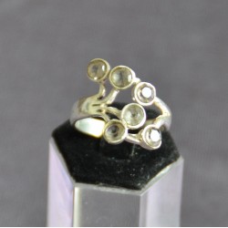 Шар болор шигтгээтэй бөгж