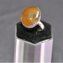 Бор шаргал өнгийн гартаам чулуун шигтгээтэй бөгж