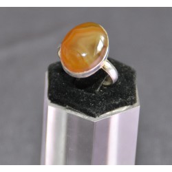 Бор шаргал өнгийн гартаам чулуун шигтгээтэй бөгж