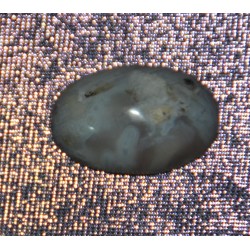 Зууван хэлбэртэй, саарал  өнгийн  нүдэт гартаам чулуун шигтгээ